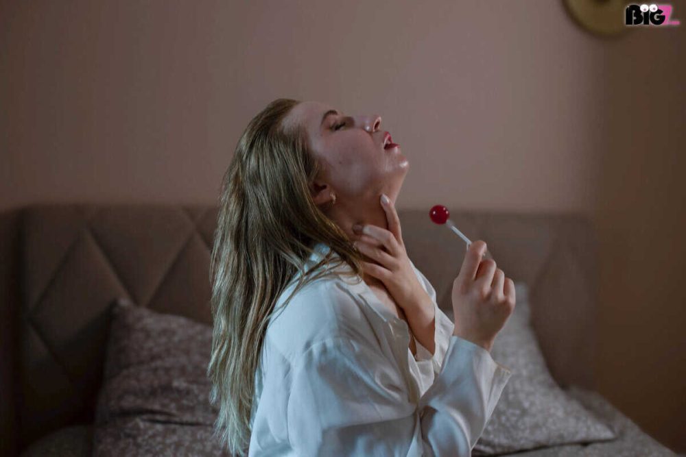 erotischMIA - Sexvideos - Big7 - 1