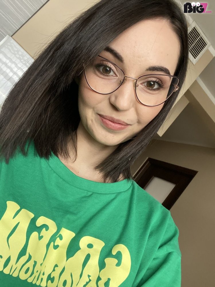 ChloeSensual - Sexvideos - Big7 - 1