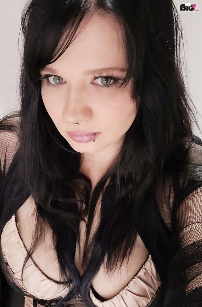 maus-Larissa - Sexvideos - Big7 - 1